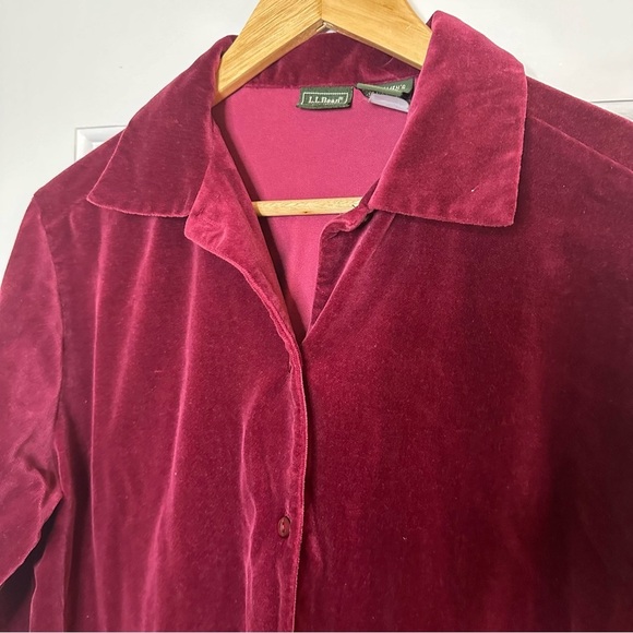 L.L. BEAN Vintage Red Velvet Button Down Shirt Women Top Valentines Maroon Small - Picture 3 of 6